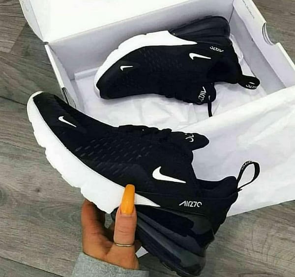 AIR Nikes 270